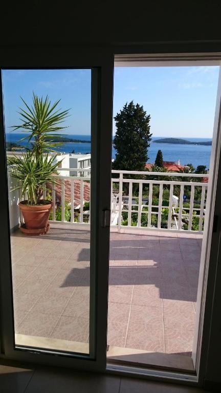 Apartments Mare 2 Хвар Экстерьер фото