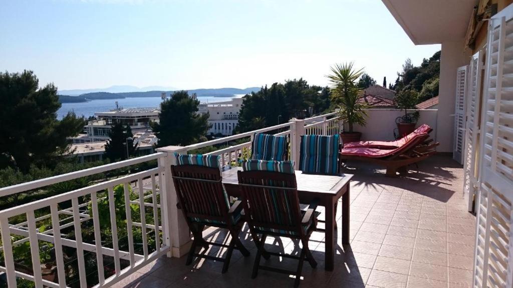 Apartments Mare 2 Хвар Экстерьер фото