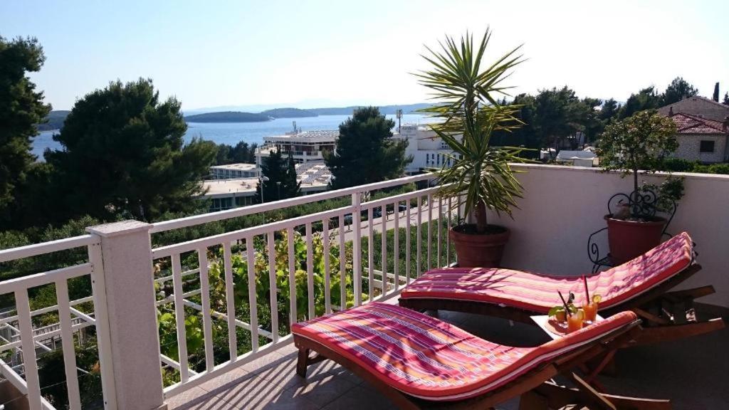 Apartments Mare 2 Хвар Экстерьер фото