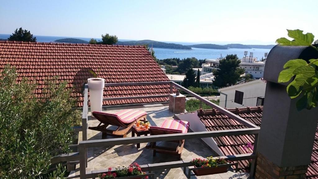 Apartments Mare 2 Хвар Экстерьер фото